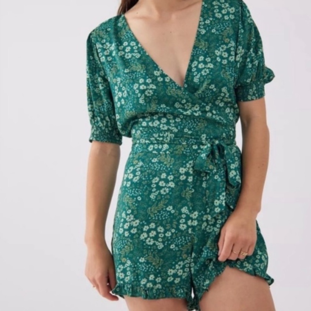 NWOT Urban Outfitters Sorento Floral Wrap Romper
